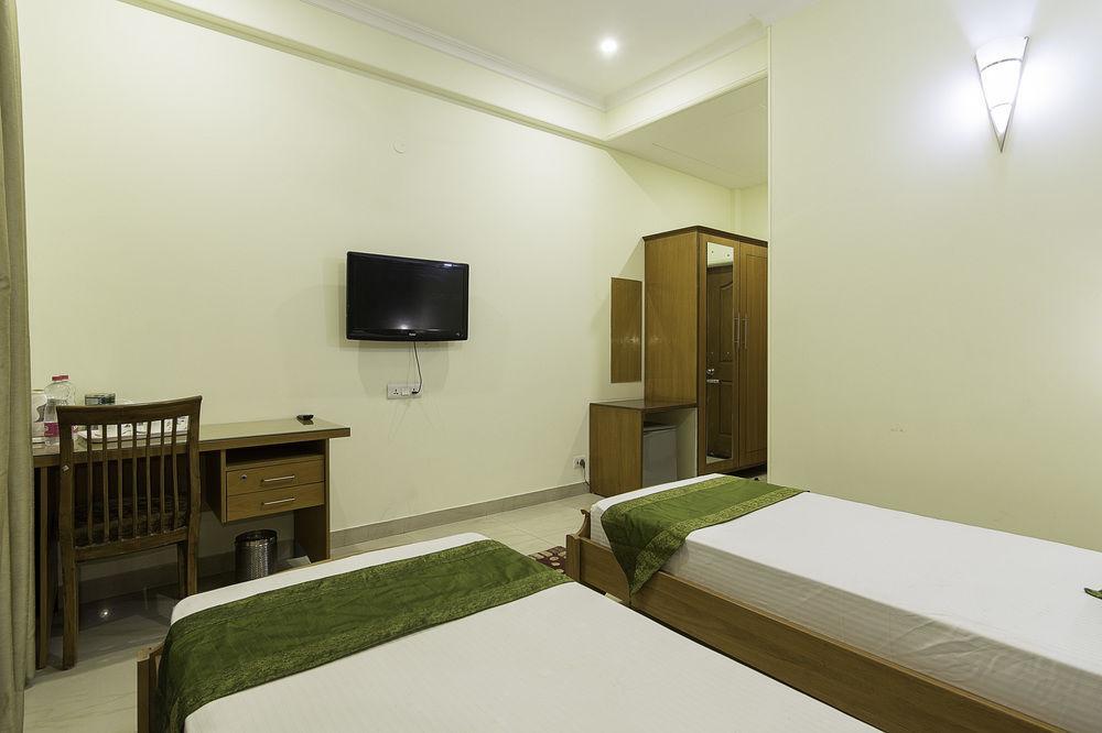 Treebo Palm Tree Palam Vihar 호텔 구르가온 외부 사진