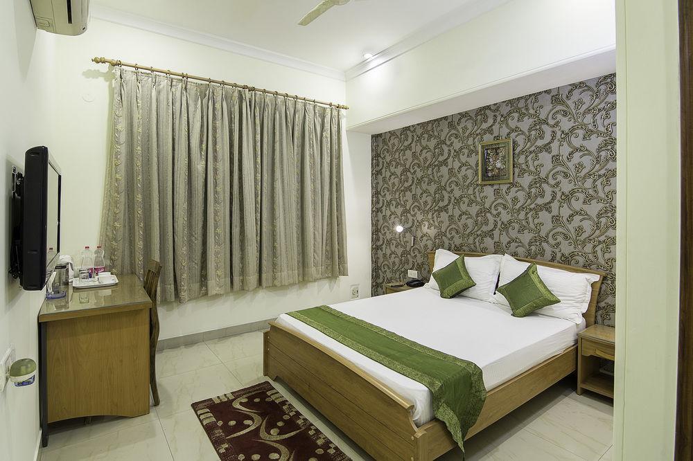 Treebo Palm Tree Palam Vihar 호텔 구르가온 외부 사진