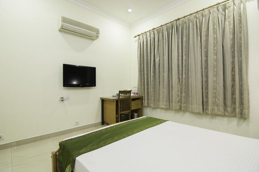 Treebo Palm Tree Palam Vihar 호텔 구르가온 외부 사진