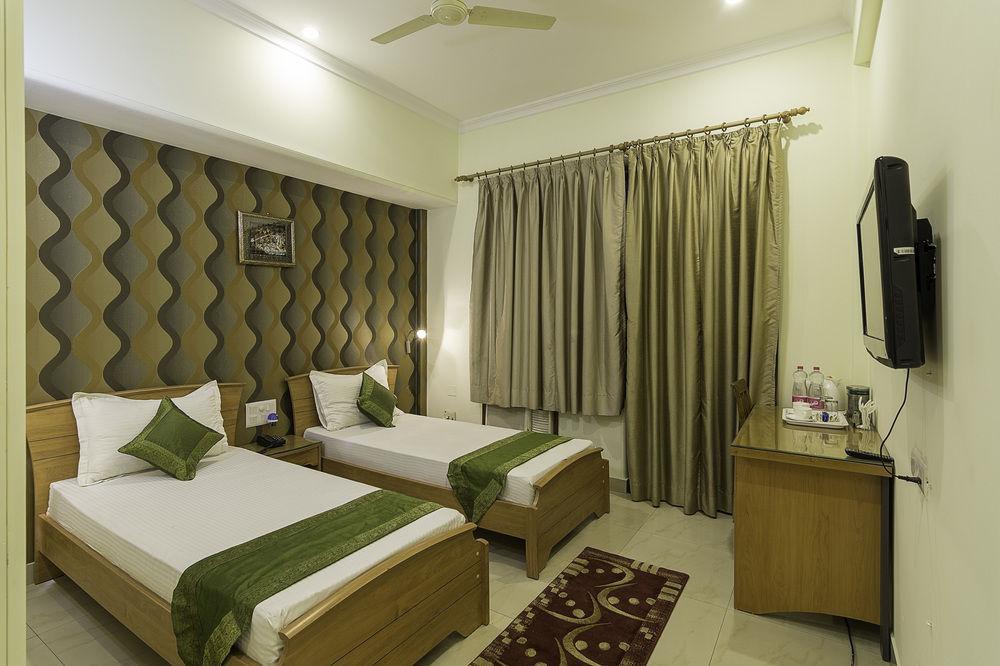 Treebo Palm Tree Palam Vihar 호텔 구르가온 외부 사진