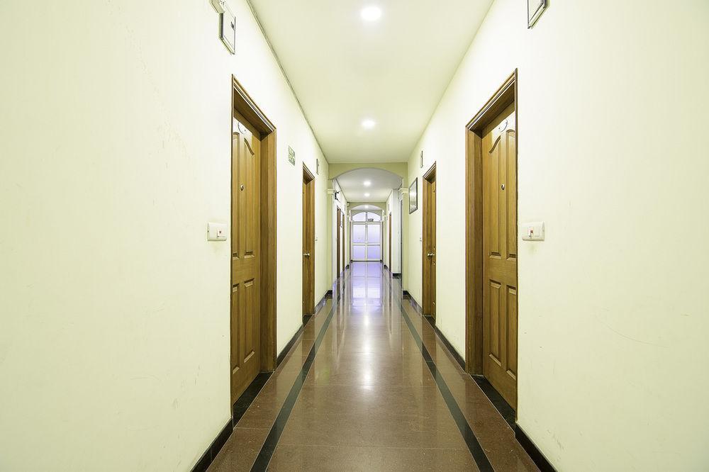 Treebo Palm Tree Palam Vihar 호텔 구르가온 외부 사진